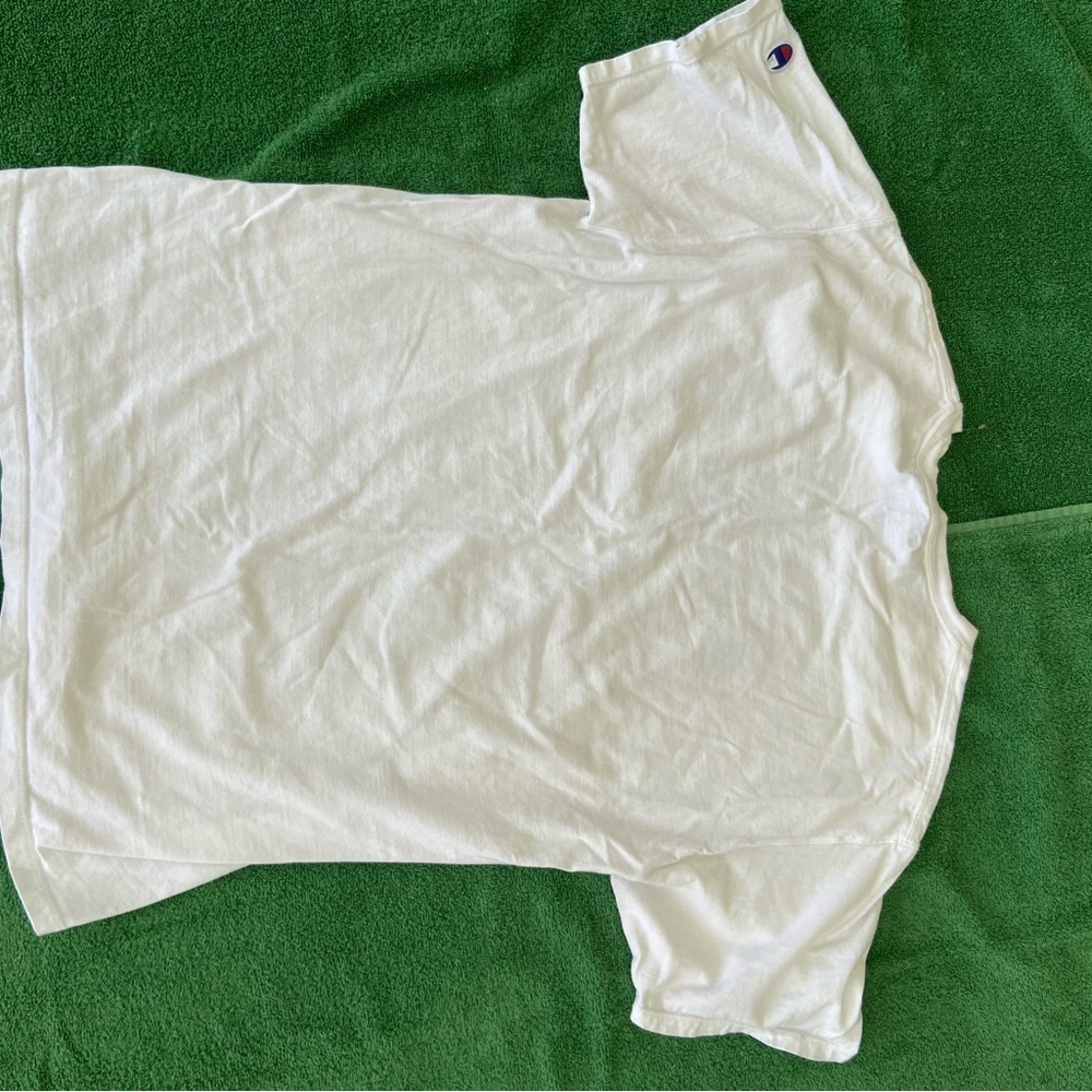 Champion t shirt size medium - Picture 3 of 3